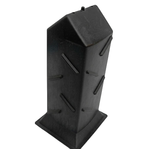 Bloque de plástico negro para agricultura, diseñado para estabilizar estructuras en invernaderos y sistemas hidropónicos.